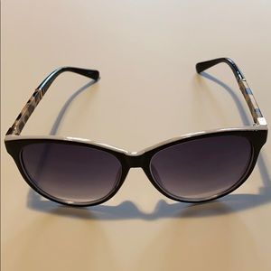 Cat-shaped, White/printed Sunglasses